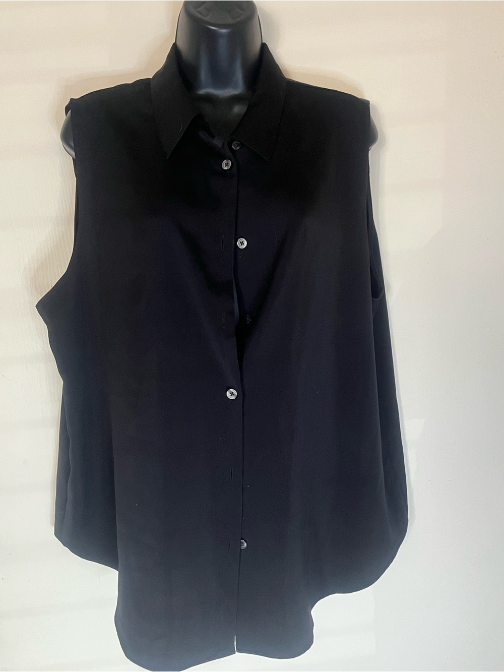 Banana Republic Sleeveless Black Button-Down Shirt